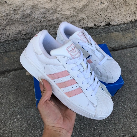 adidas Shoes - 90s ADIDAS SZ 8 WOMANS PINK SUPERSTAR SHOES